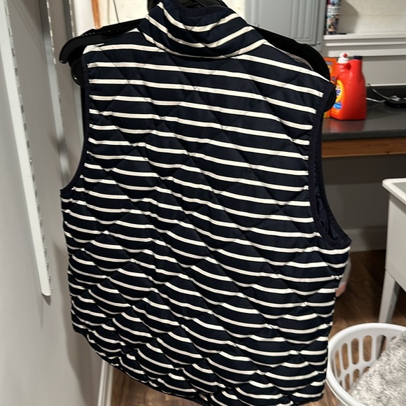 J Crew Large bubble vest - Picture 3 of 3